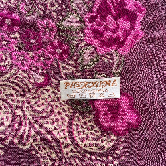 Pashmina - Picture 3 of 3